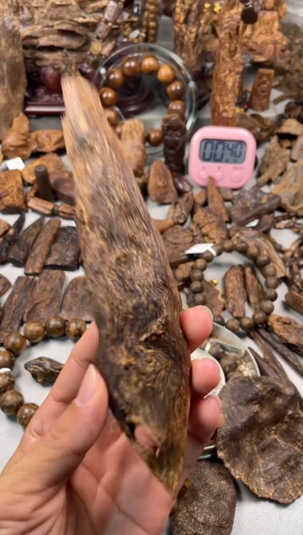 沉香沉香碎屑b****a达拉干  沉香