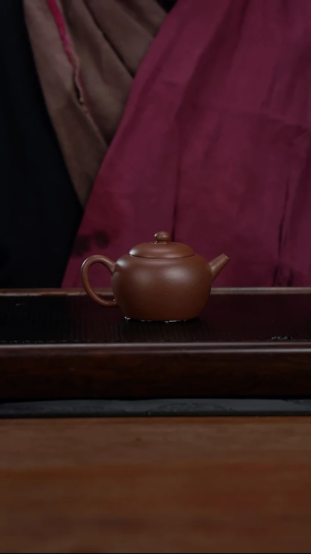 茶壶紫砂130cc黄龙山原矿百年老紫泥古莲子20