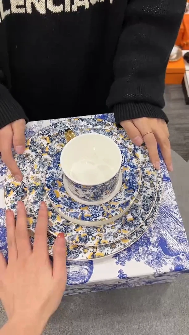 【闪购商品】杯H739--------------
