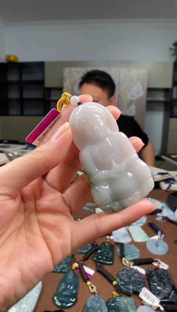 颈饰未镶嵌翡翠多样性发其一