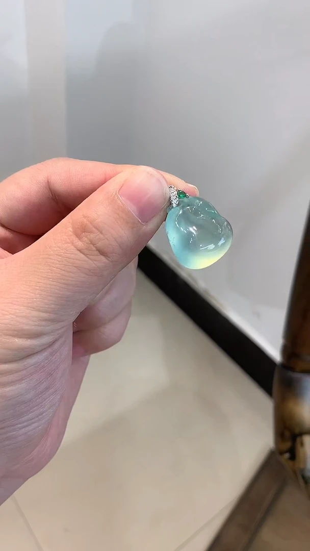未镶嵌蛇纹石玉吊坠(不含链)福瓜