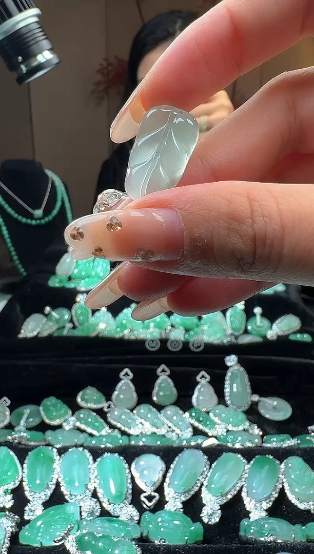 吊坠(不含链)未镶嵌石英质玉叶子