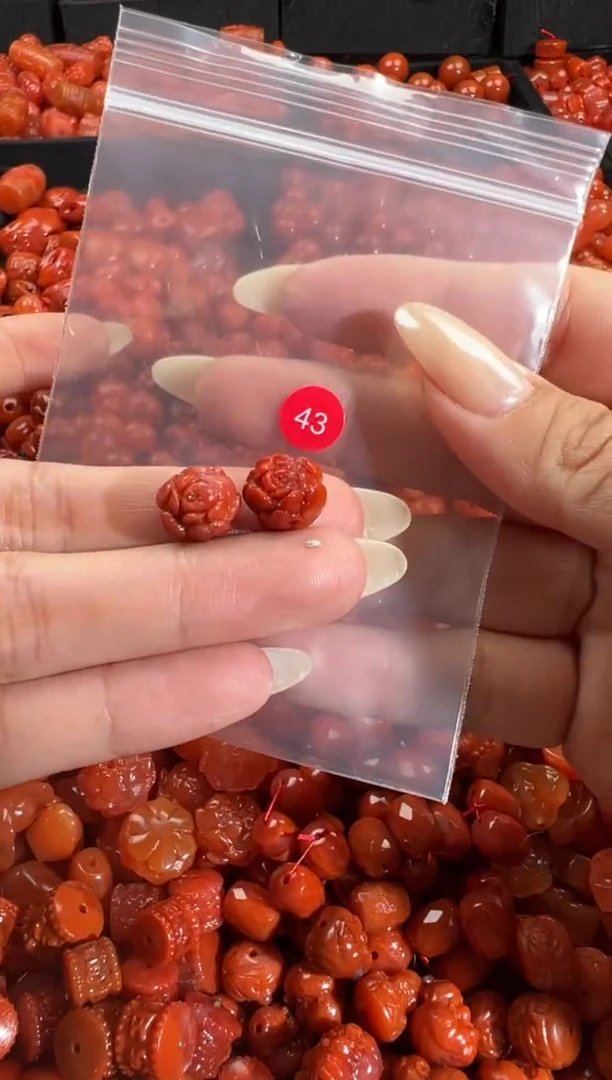 颈饰未镶嵌南红玛瑙1