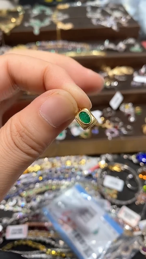 【闪购商品】祖母绿颈饰银S925镶嵌吊坠