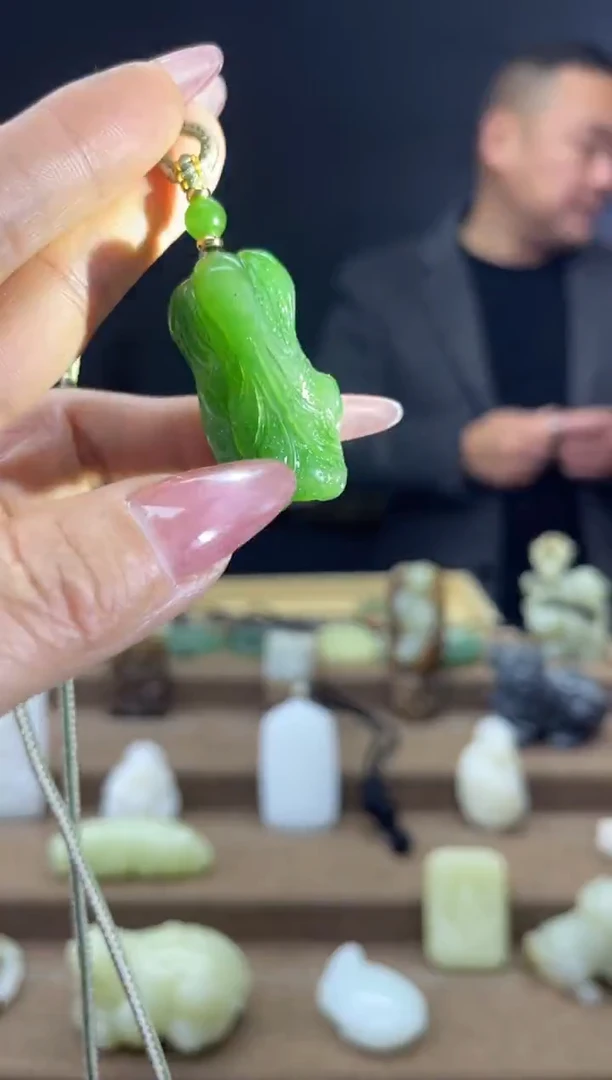 颈饰未镶嵌和田玉1