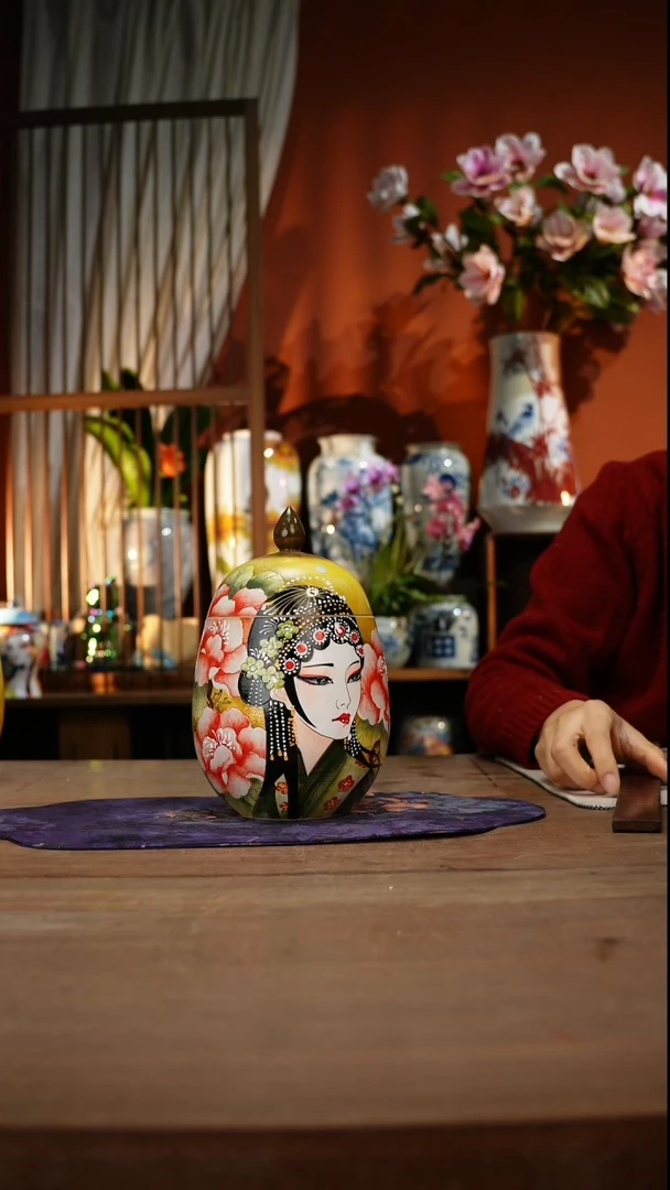 当代景德镇设计师釉下手绘陶瓷花瓶