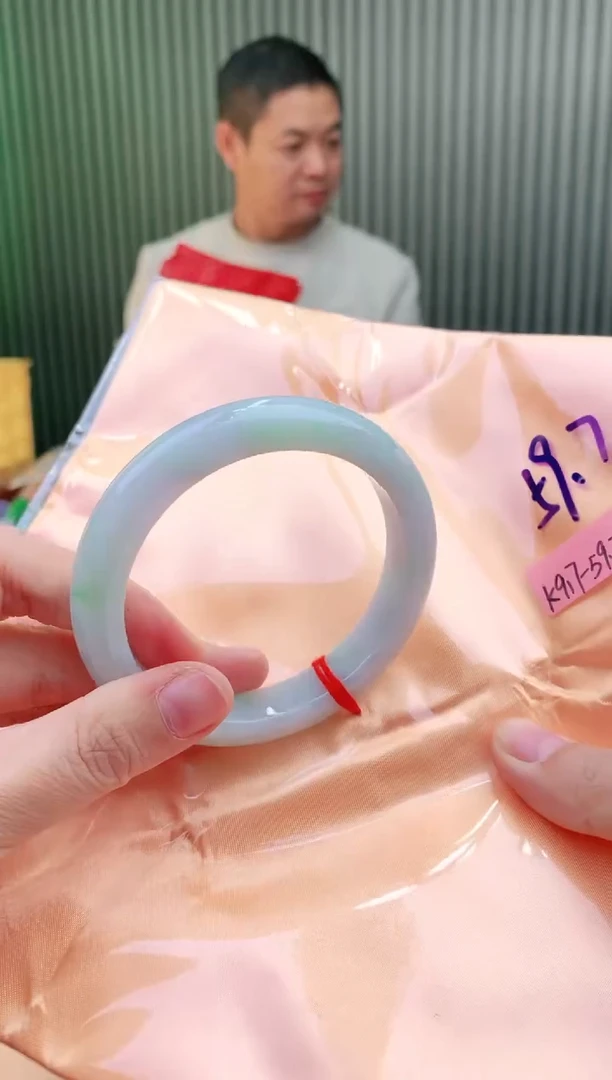 未镶嵌手镯翡翠59+