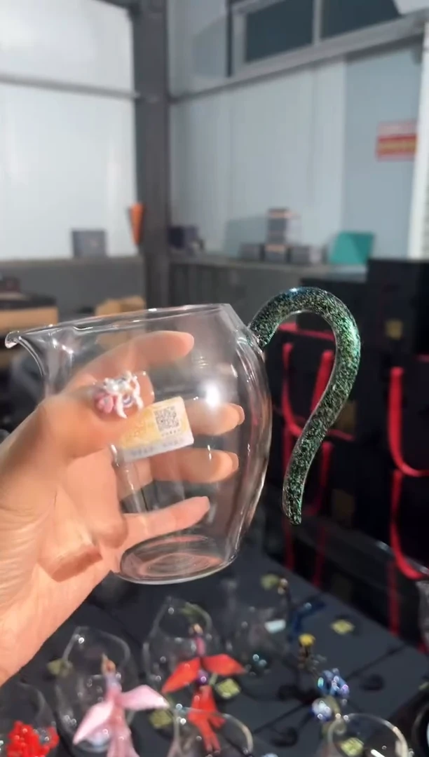 【闪购商品】晶焱宝蓝金公道杯