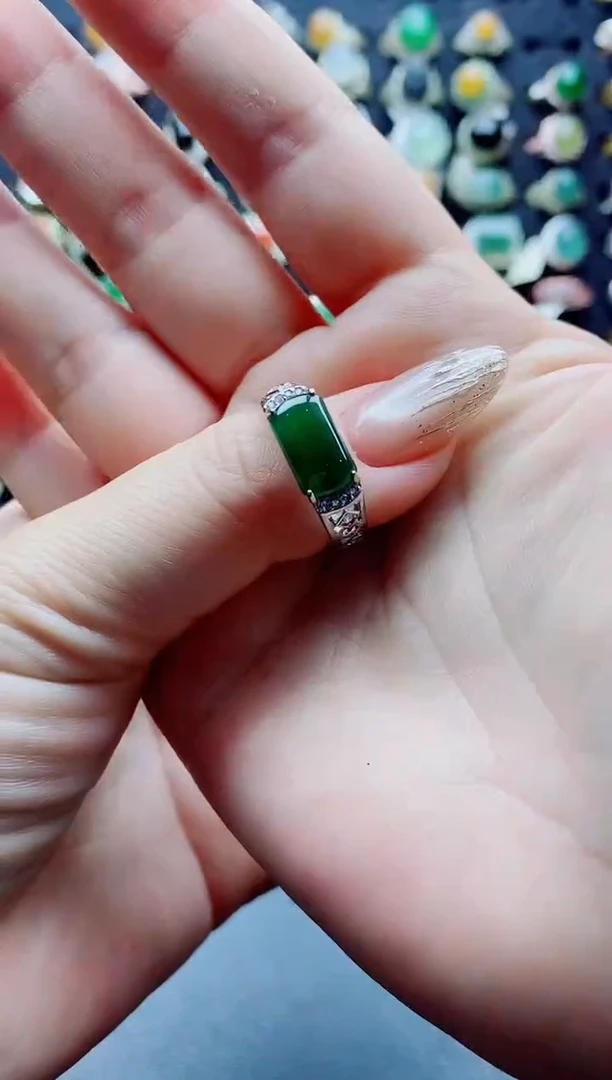未镶嵌戒指翡翠刘*刘天然翡翠A货男戒