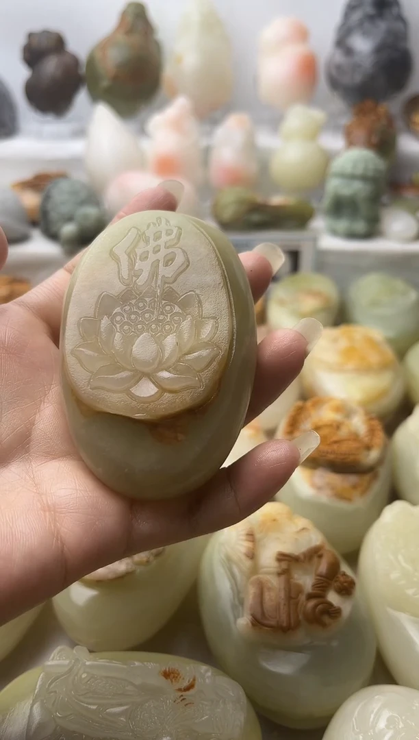 石材方解石手把件不退换佛莲花