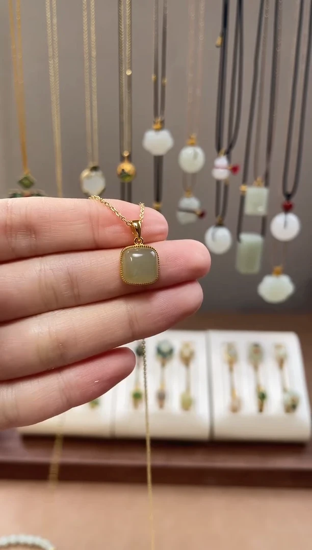 颈饰银S925镶嵌和田玉和田玉吊坠