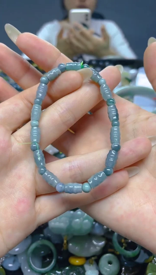 颈饰未镶嵌翡翠5MM/ C /翡翠A货，一件也是批发价