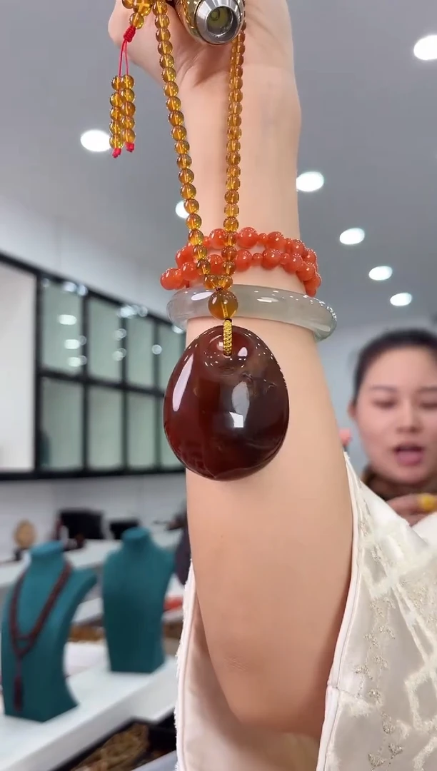 琥珀颈饰未镶嵌0103047