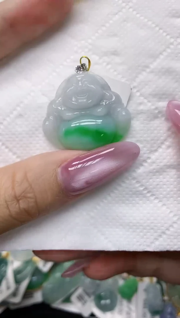 翡翠18K金镶嵌颈饰111111111