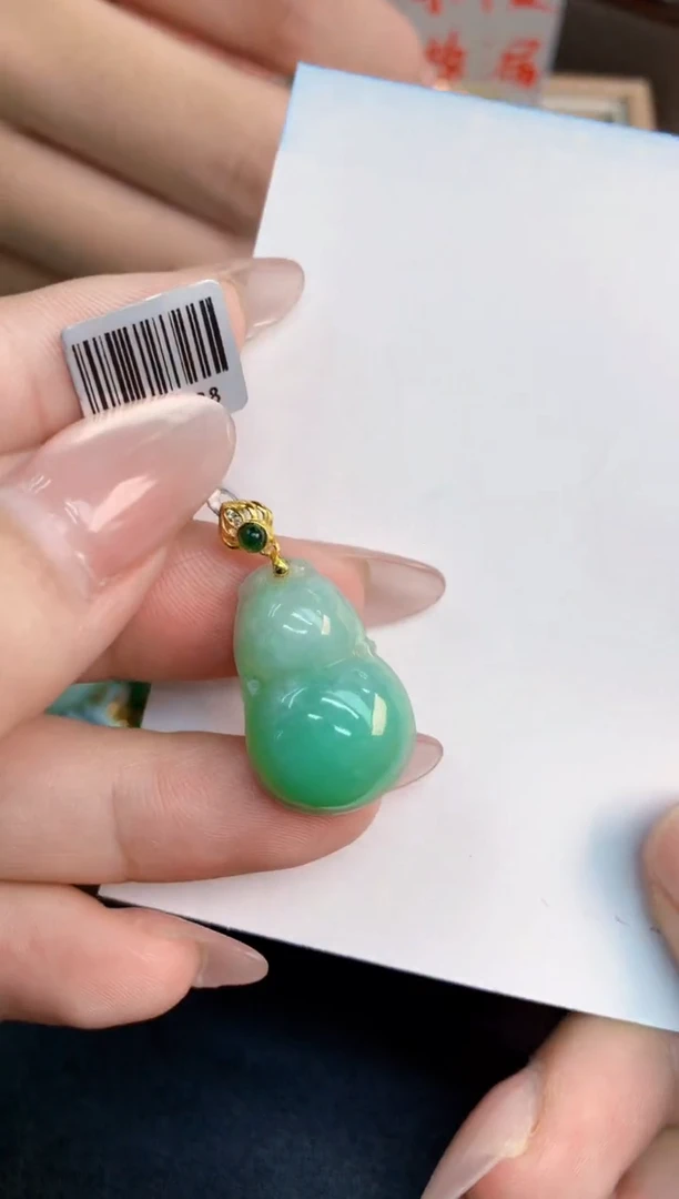 翡翠未镶嵌吊坠(不含链)1