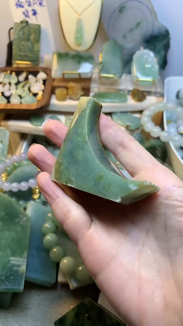 未镶嵌挂件翡翠缅甸A货翡翠,没有运费险,有纹有裂