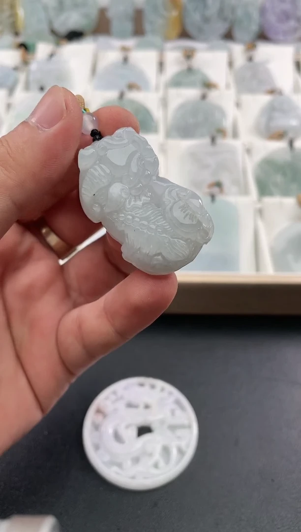 颈饰未镶嵌翡翠26/01/04/73