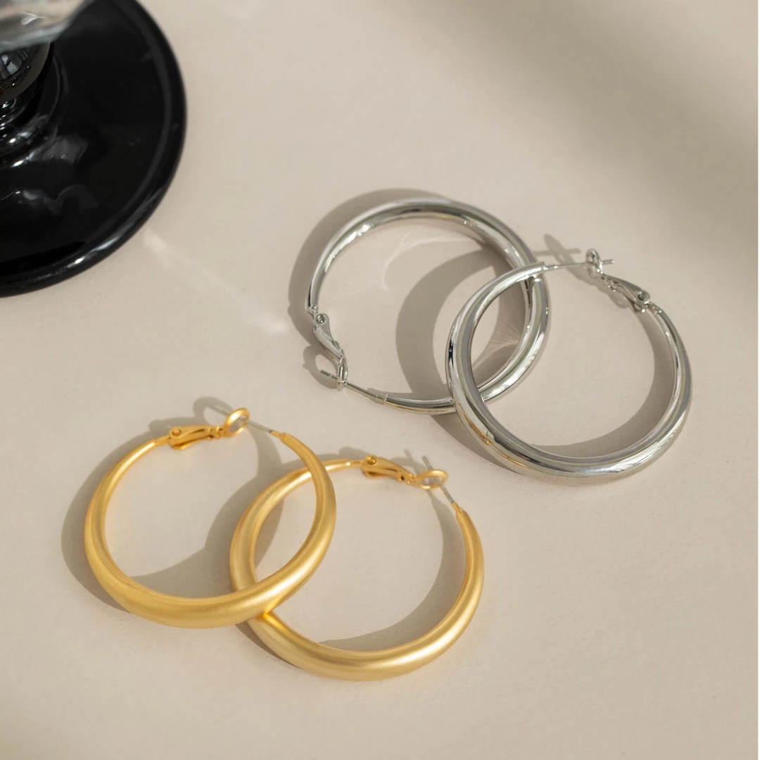 铜合金耳饰 耳圈爱好者！法式轻奢时尚气质素款大耳圈925银针M0086