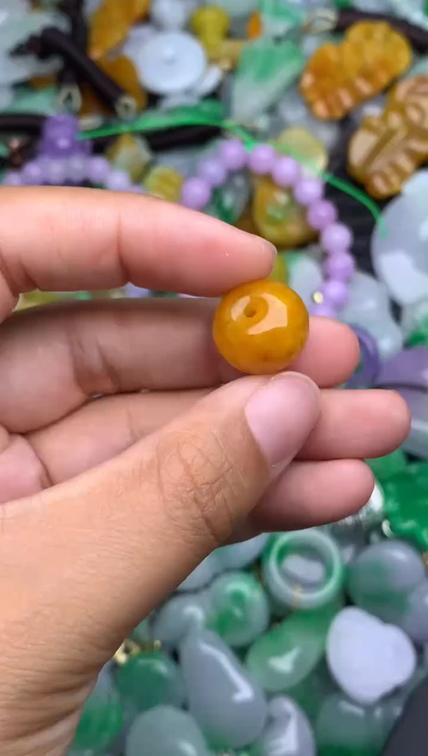 颈饰未镶嵌翡翠天然缅甸翡翠吊坠