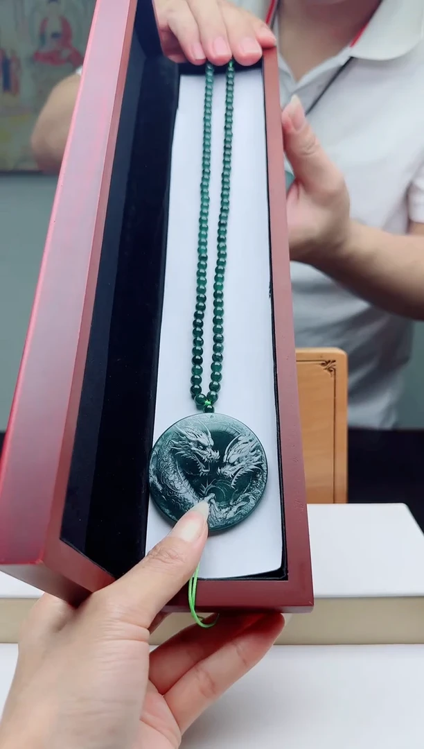 颈饰未镶嵌翡翠多样性发其一