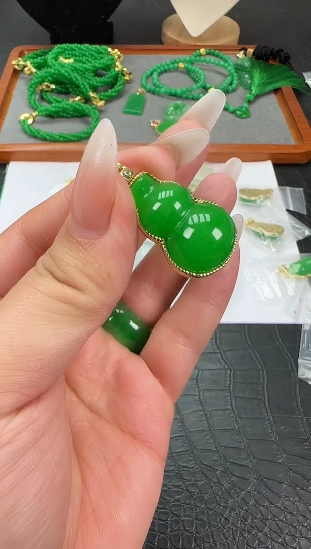 未镶嵌翡翠耳饰包边葫芦吊坠