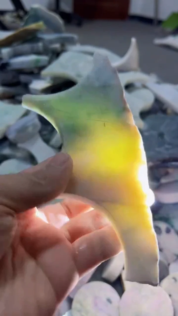 【闪购商品】翡翠挂件未镶嵌A货康壹243