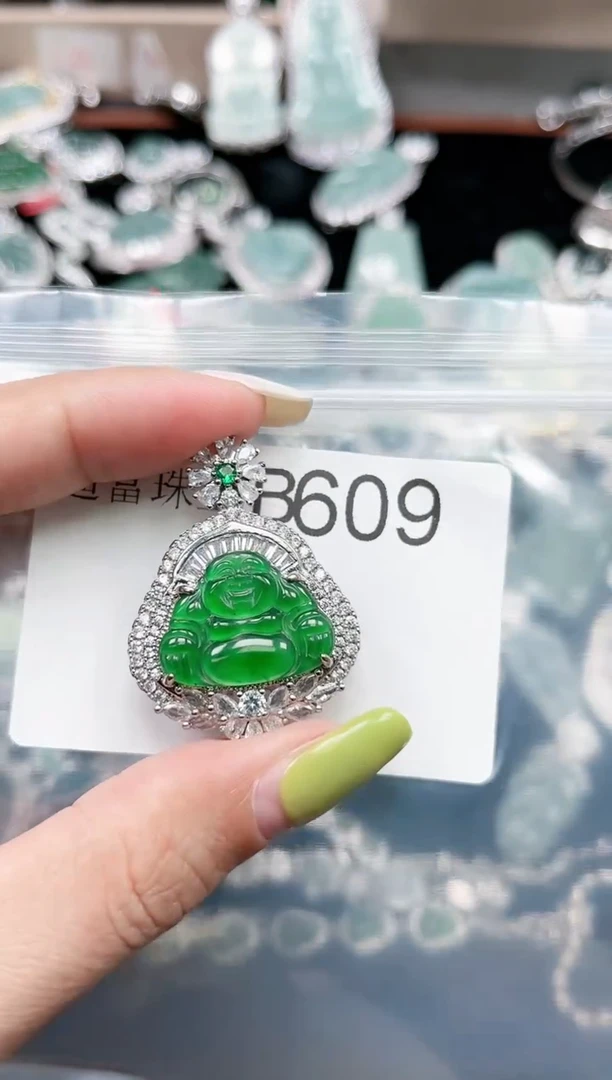 【闪购商品】翡翠颈饰未镶嵌赠皮绳609