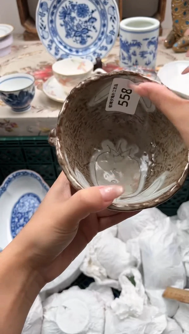 瓷片丫*L         558