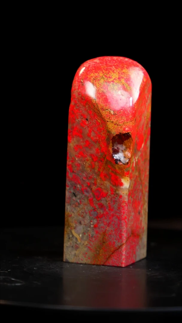 鸡血石田黄鸡血石