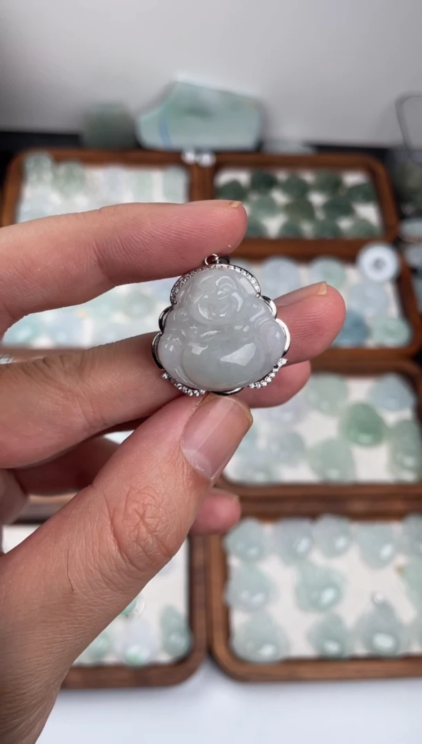 颈饰未镶嵌翡翠佛公
