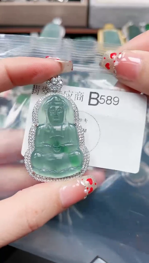 【闪购商品】翡翠颈饰未镶嵌589赠皮绳