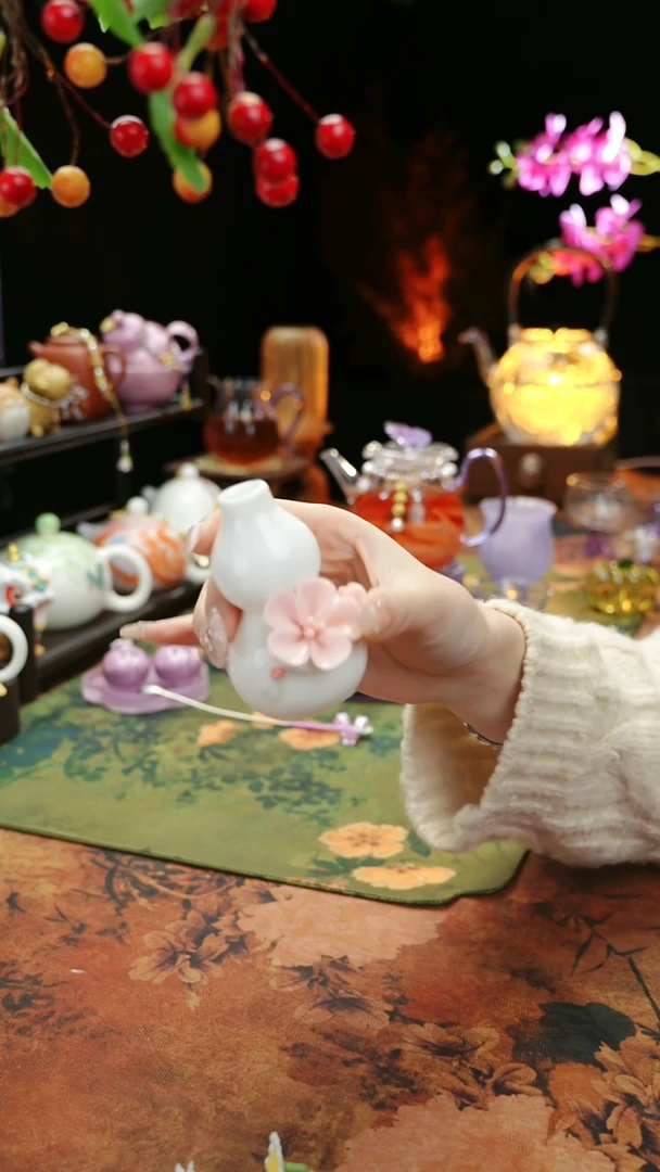 【闪购商品】陶瓷葫芦捏花小花瓶