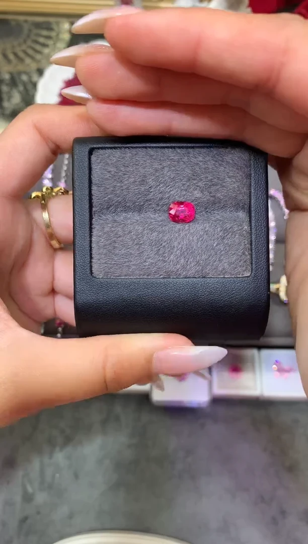 未镶嵌裸石定制尖晶石啦****白枕型 绝地武士 1.69ct