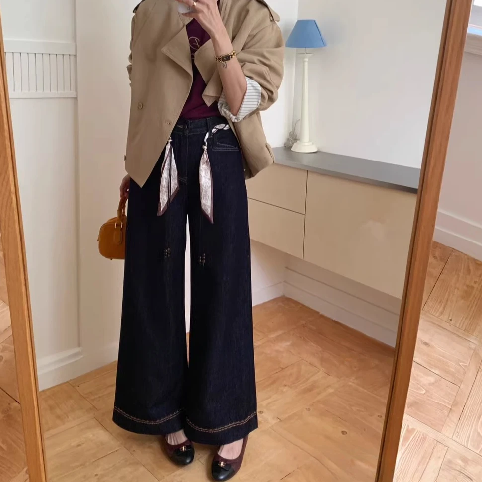 复古明线刺绣阔腿牛仔裤女秋新款梨形身材宽松显瘦高腰窄版直筒裤