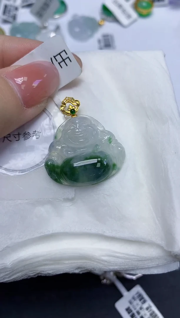 颈饰18K金镶嵌翡翠天然缅甸翡翠A货多样性发一件