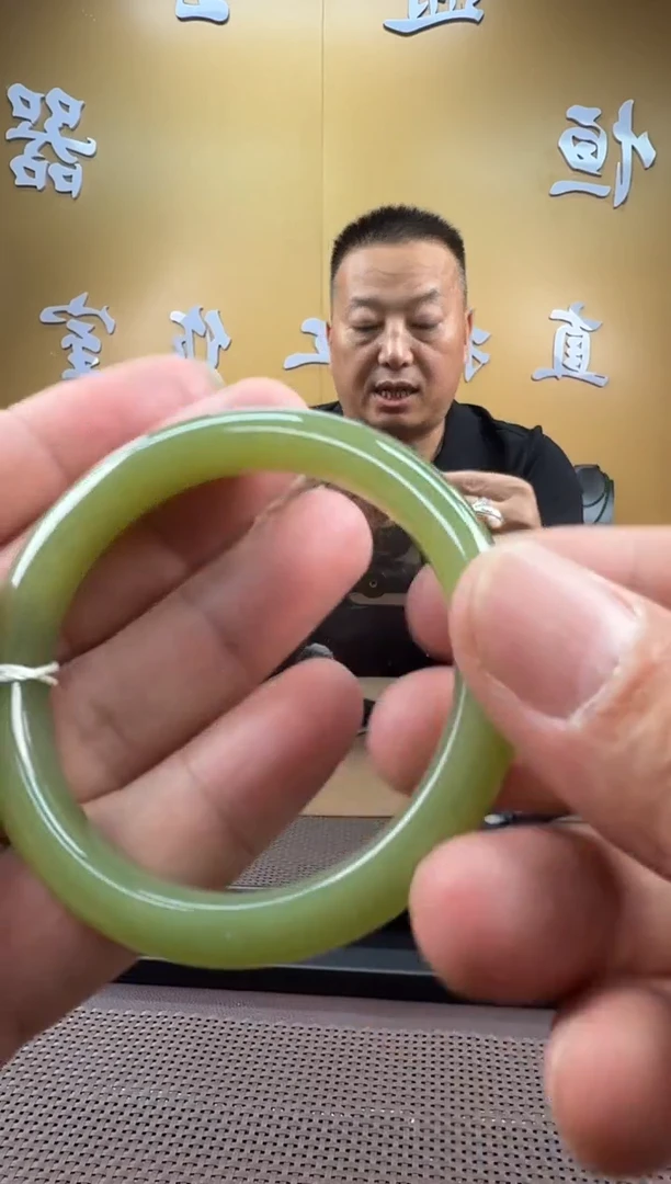 颈饰未镶嵌和田玉手镯54
