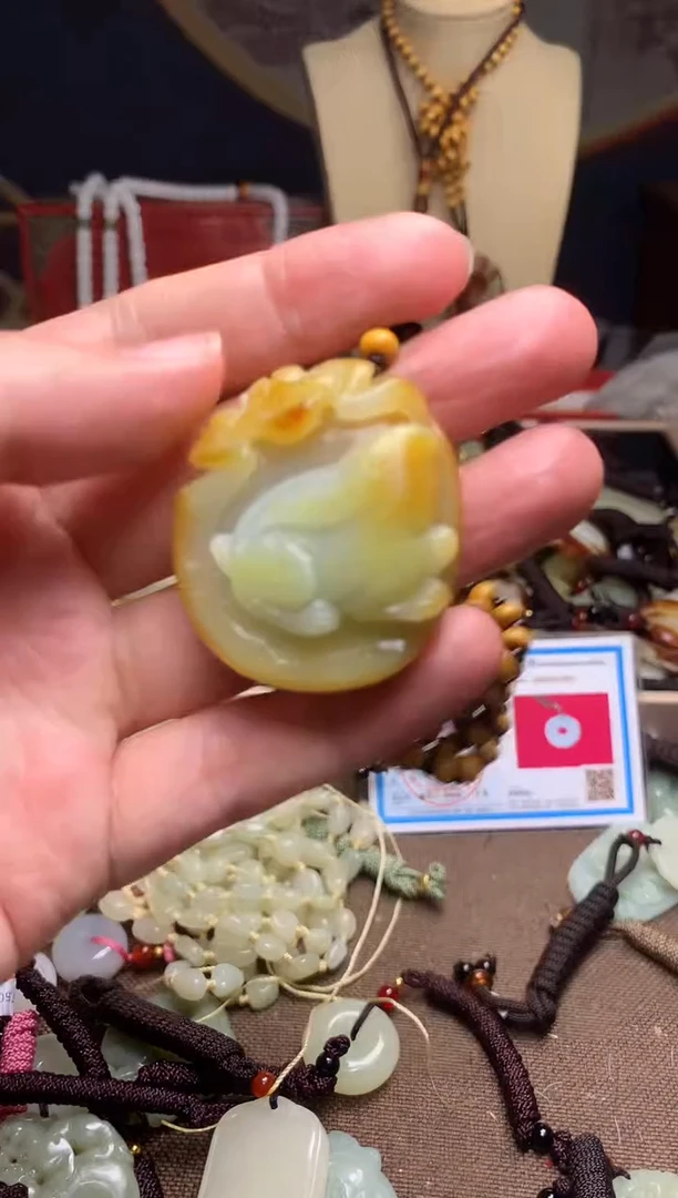 颈饰未镶嵌和田玉新疆料青海料清水和田玉吊坠