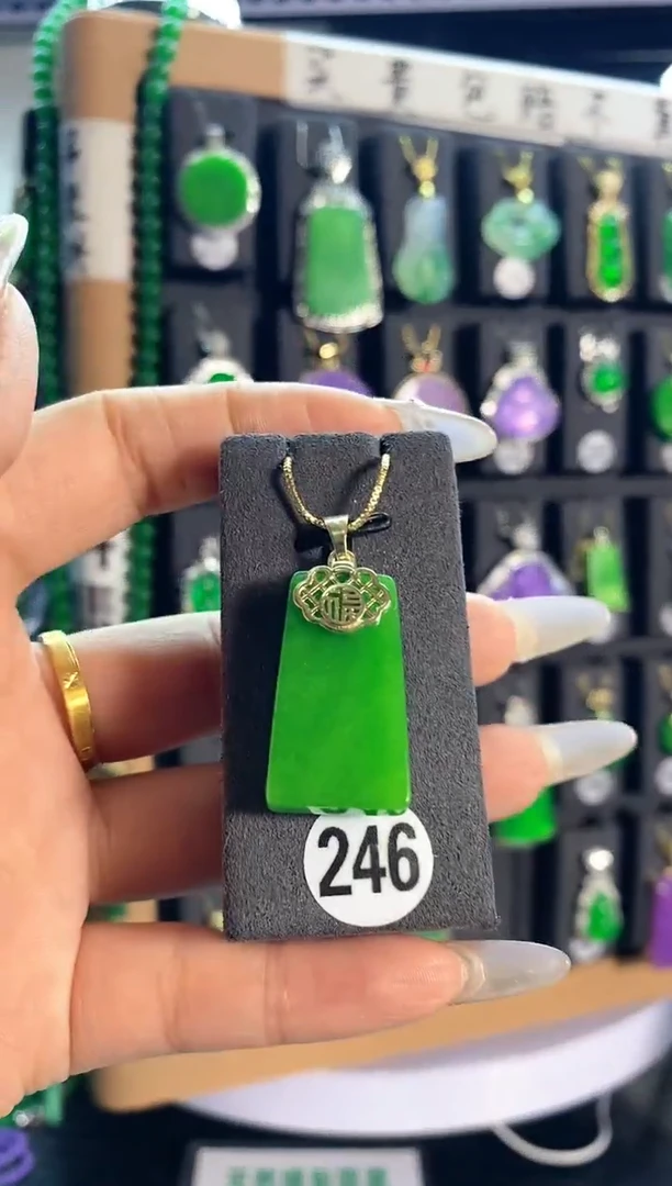 【闪购商品】翡翠耳饰银S925镶嵌246....