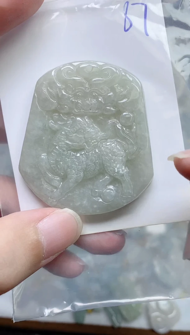 翡翠未镶嵌颈饰87