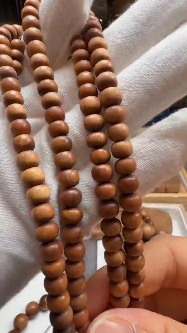 檀香木手串/手链四剖料5x6/108颗沉水微瑕