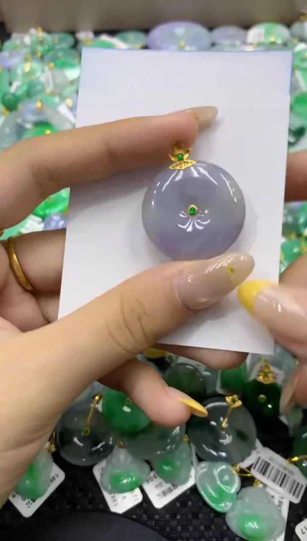 颈饰18K金镶嵌翡翠天然缅甸翡翠A货