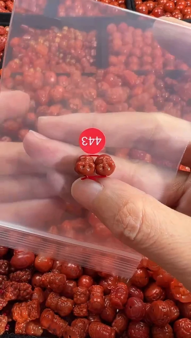 颈饰未镶嵌南红玛瑙1