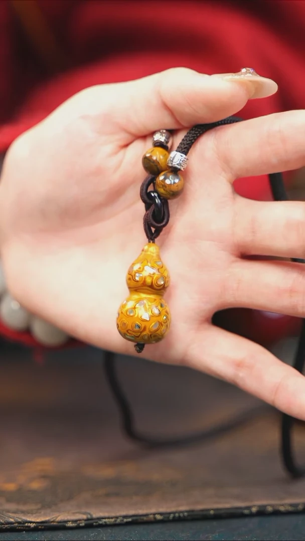 【闪购商品】金黄大漆紫光檀螺钿小脖挂