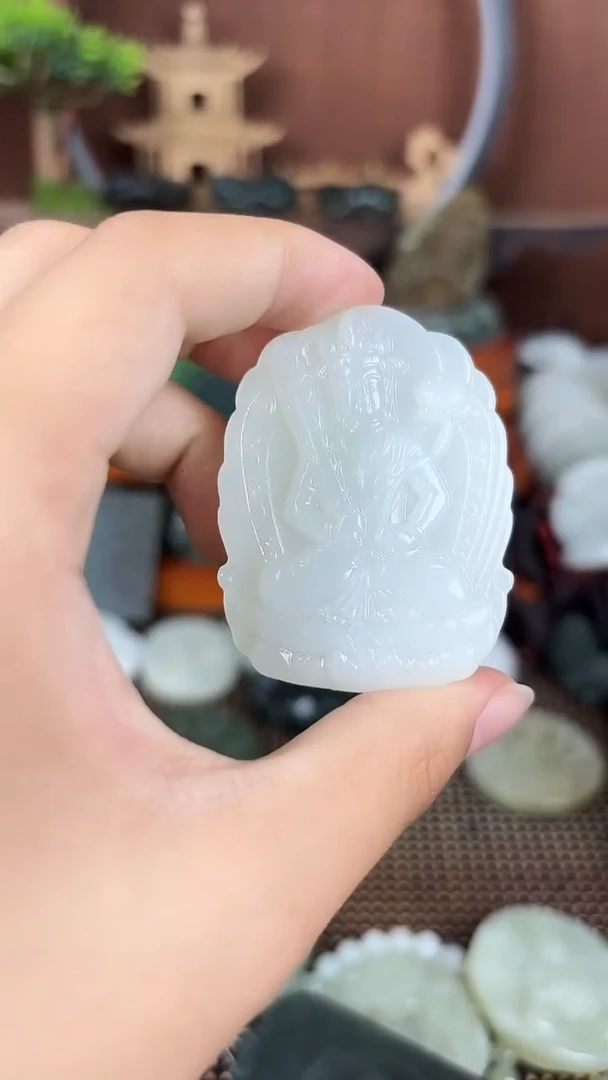 和田玉未镶嵌颈饰1