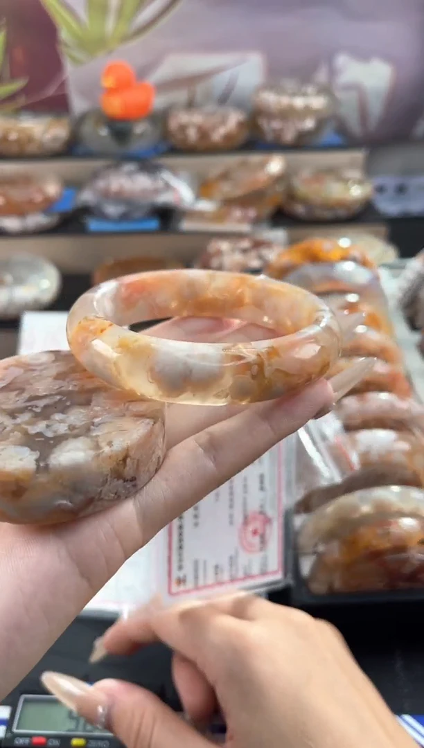 未镶嵌手镯石英质玉60