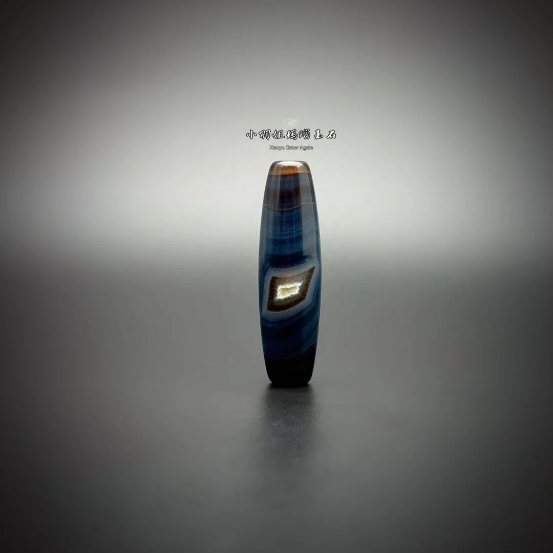 天然缠丝玛瑙蓝沁玛瑙天圆地方