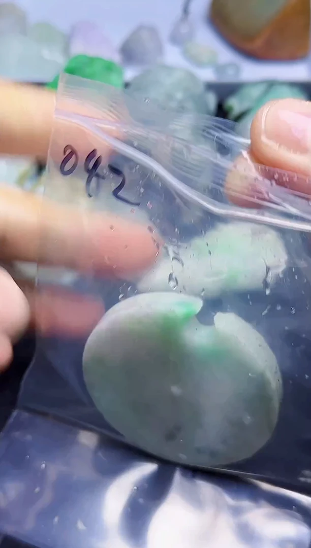 未镶嵌挂件翡翠042