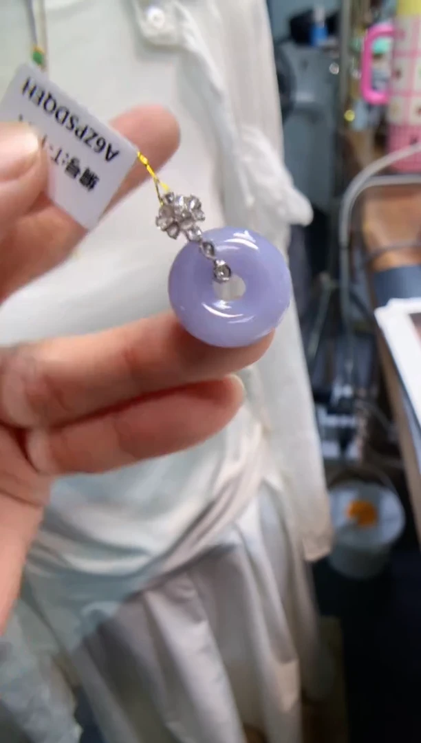 颈饰18K金镶嵌翡翠甜甜圈