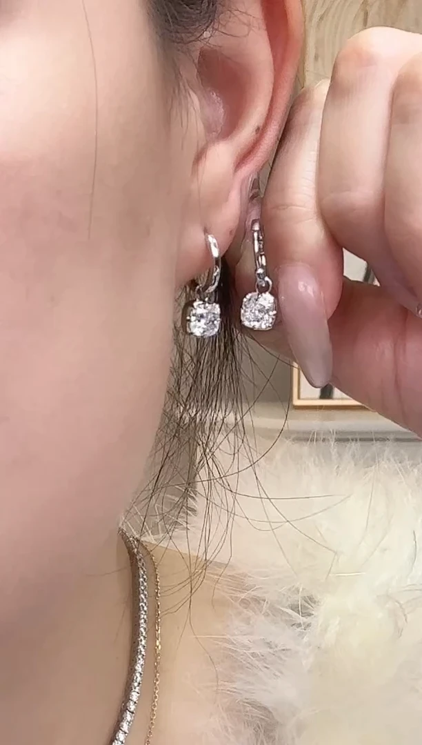 18K金镶嵌实验室培育钻石耳饰1卡雷迪恩耳圈k白