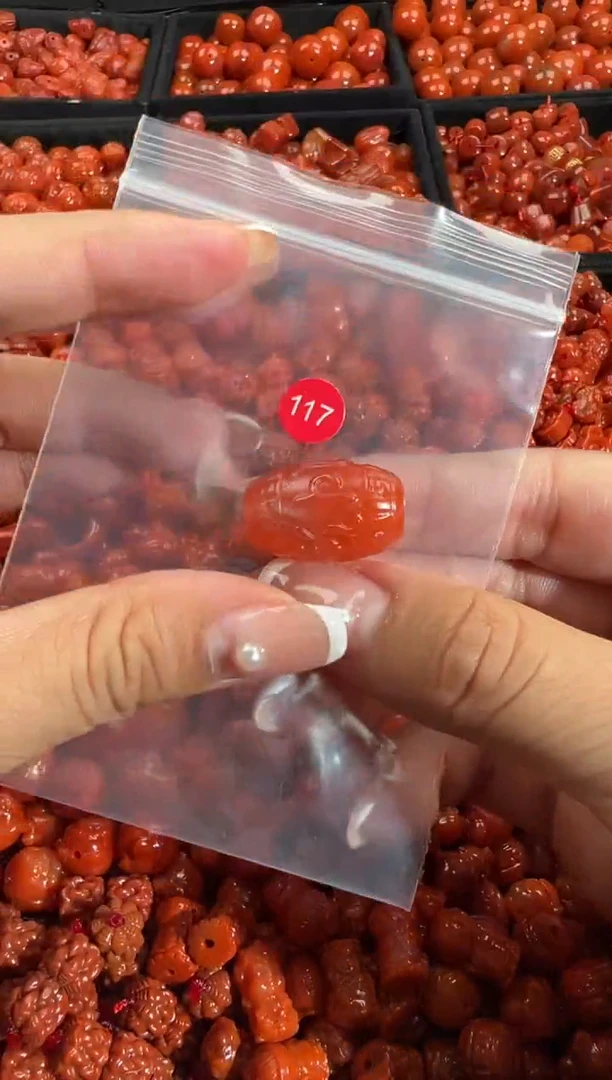 颈饰未镶嵌南红玛瑙1